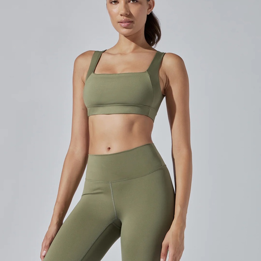 Heroine Sport vital bra in army